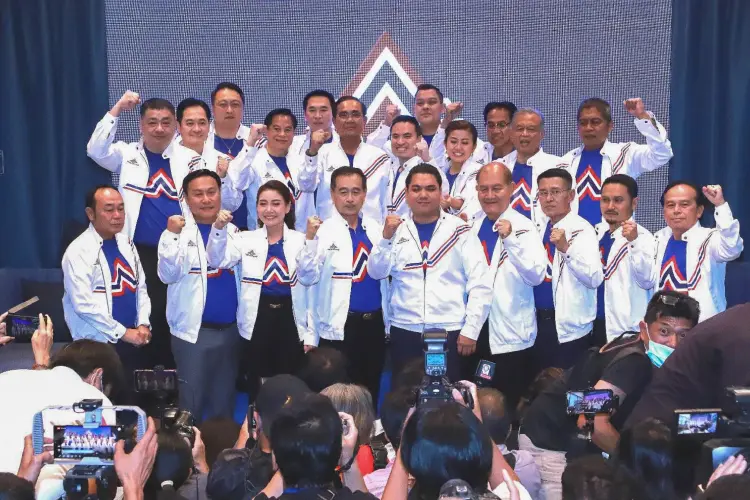 "ประยุทธ์" ร่วมเปิดตัว อดีต 16 ส.ส. จาก 3 พรรค ซบ "รทสช."