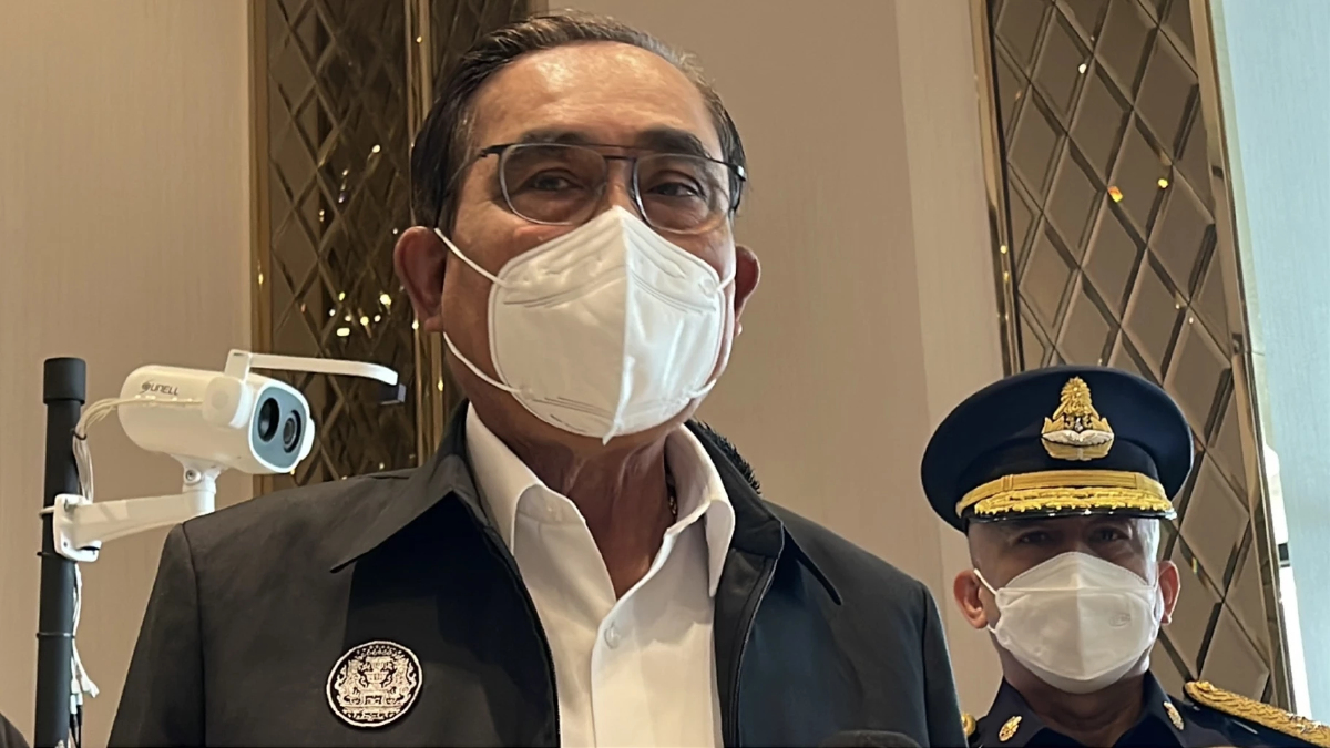 “ประยุทธ์” แจง คนทำคลิปให้ อยู่ “รทสช.” เผย รักษาการนาน คุม ครม.แก้เกียร์ว่าง