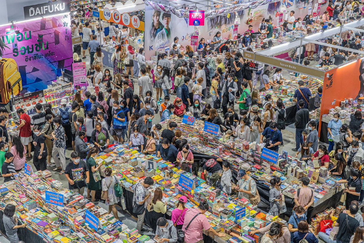 นักอ่านถูกใจ "การ์ตูน-วัยรุ่น"  สัปดาห์หนังสือแห่งชาติครั้งที่ 51 โกย 351 ล.