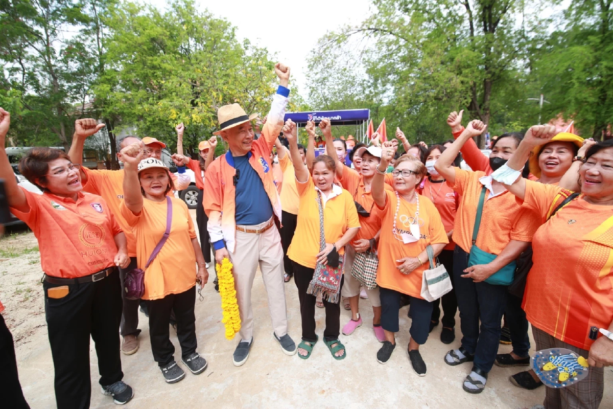 “สุวัจน์” ไม่หวั่นใบปลิวโจมตีช่วงโค้งสุดท้ายหาเสียง มั่นใจได้โคราช 4 เขต