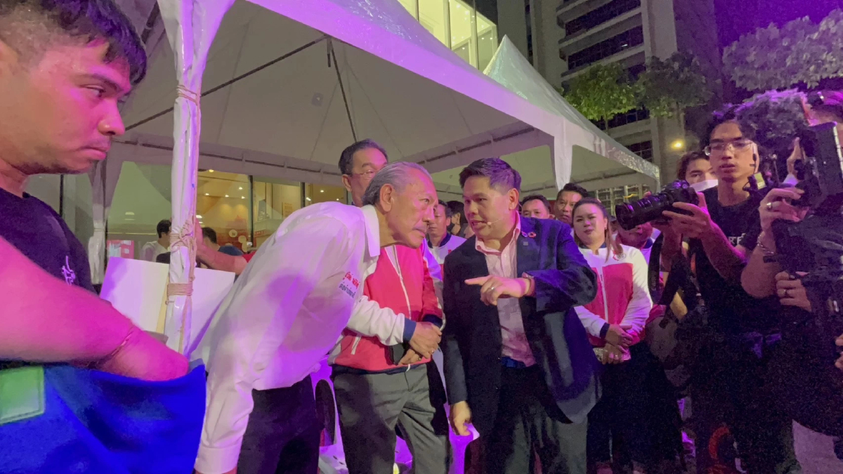 "ชูวิทย์" บุกขึ้นเวที "ชทพ." ประกาศหนุน "วราวุธ" ชนะเลือกตั้ง