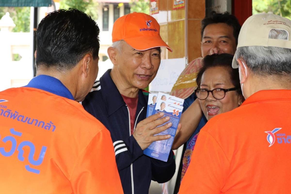 “สุวัจน์ ลิปตพัลลภ”เดินหน้าหาเสียง พบคนโคราชขอให้แก้ไขเศรษฐกิจมากสุด