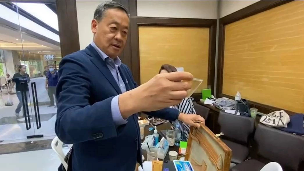 'เศรษฐา'เปิดกระเป๋าหนังส่วนตัว36ปีโชว์สื่อ-ให้กำลังใจช้างศึกชนใต้หวัน