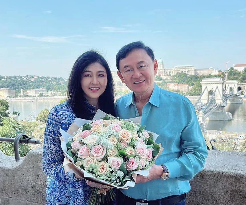 ‘ยิ่งลักษณ์’โพสต์ขอบคุณ‘ทักษิณ’-แย้มขอให้อยู่พร้อมหน้ากับครอบครัว