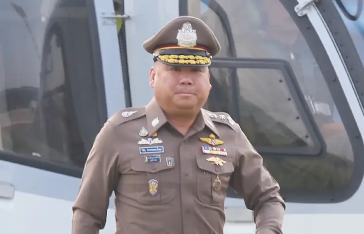 'บิ๊กหิน' คุย รองผู้การฯนครปฐม ปมส่วยสติกเกอร์รถบรรทุกแล้ว รอผลสอบอีกครั้ง