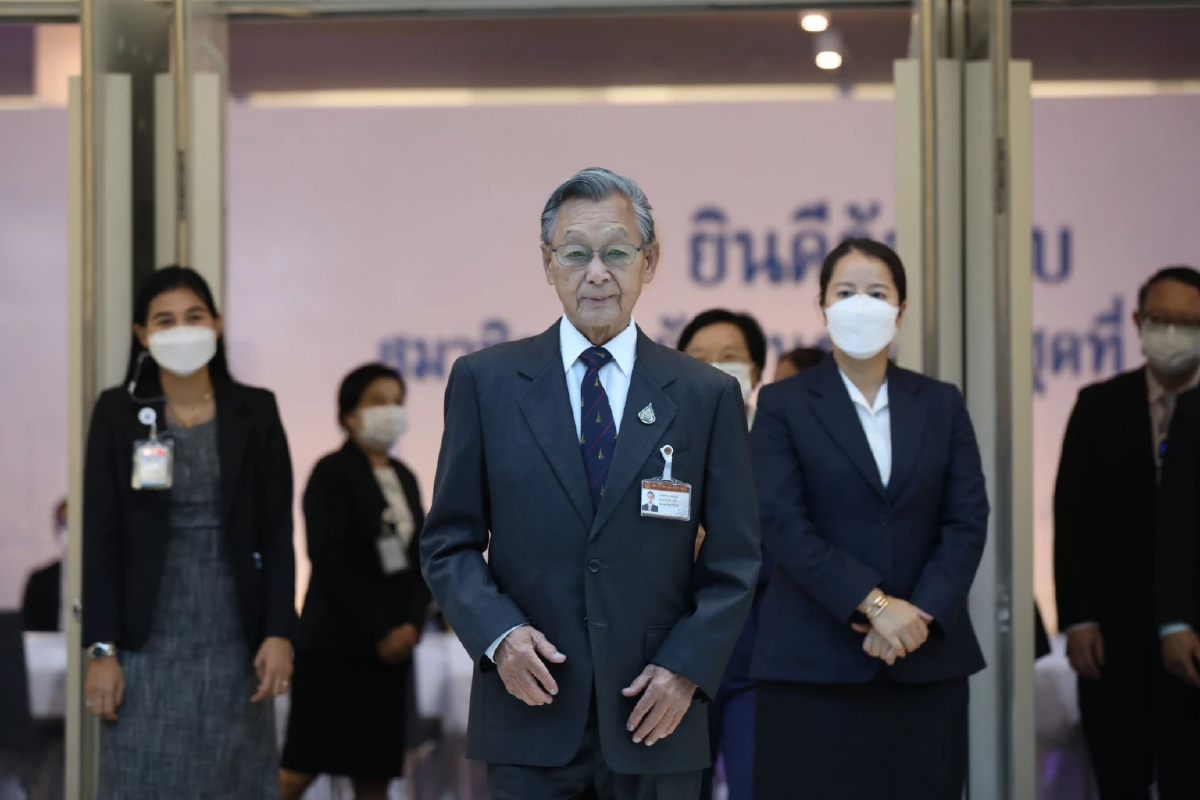 อย่าเพิ่งไปพูด! "ชวน" อุบตอบ "หัวหน้า ปชป." คนใหม่ โยน"กก.บห." เคาะ