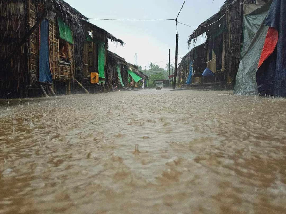 น้ำท่วมมะละแหม่ง รอบ 70 ปี สลดเด็กจมน้ำดับ 3 ศพ เมียนมาขนของหนีตาย