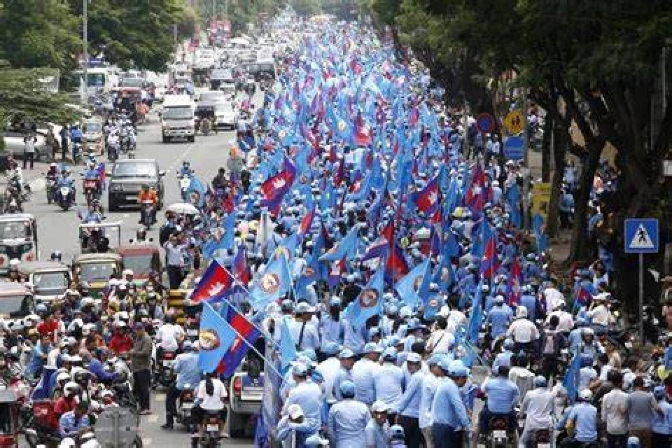 จับตาเลือกตั้งกัมพูชาวันอาทิตย์นี้ พรรคซีพีพีของ'ฮุน เซน' จ่อคว้าชัย