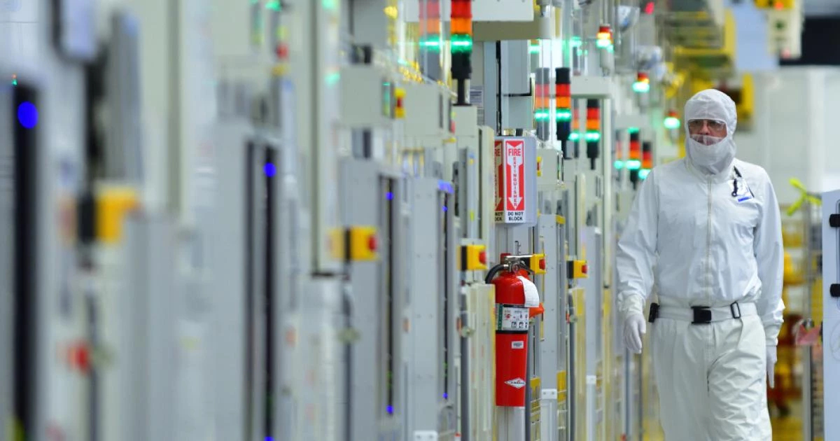 สหรัฐจ่อขาดแคลนแรงงานในอุตฯชิป 67,000 รายภายในปี 2573