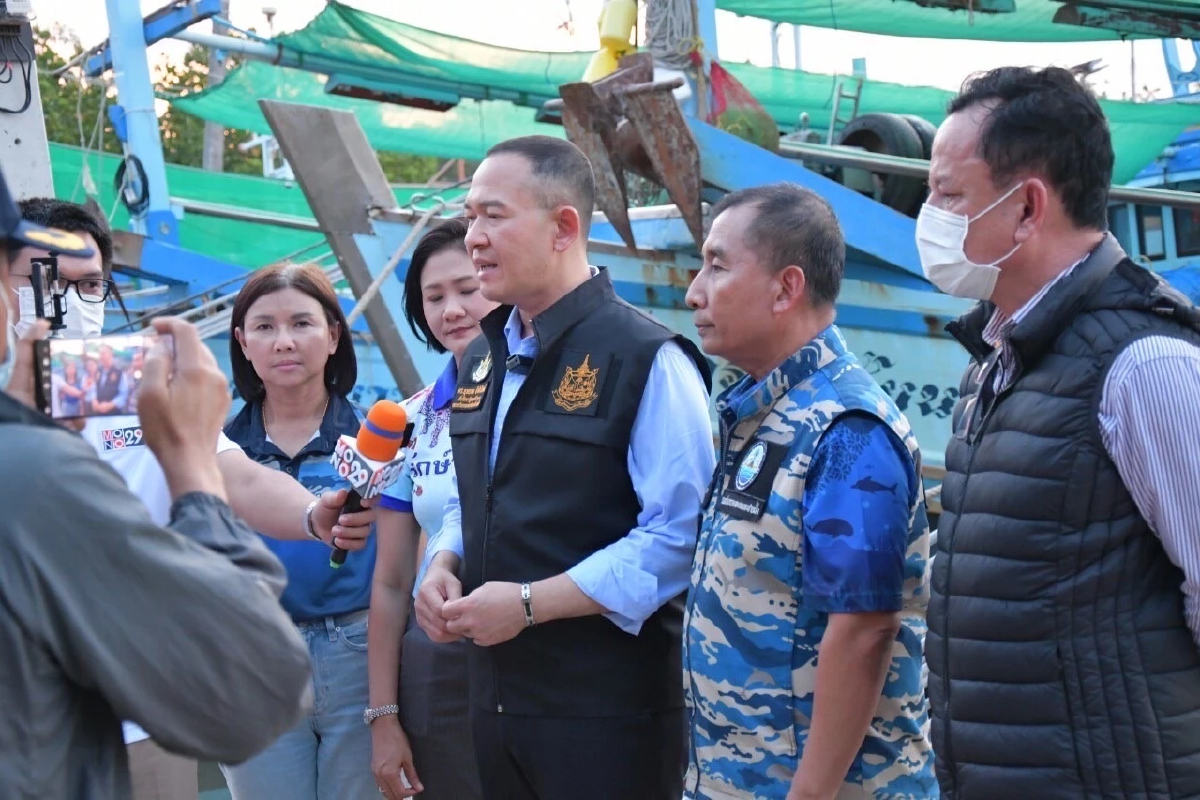 ทส.ตรวจสอบสะพานชมธรรมชาติ ริมคลองอีแอด จ.เพชรบุรี หลังสร้างเสร็จมีบางส่วนชำรุด