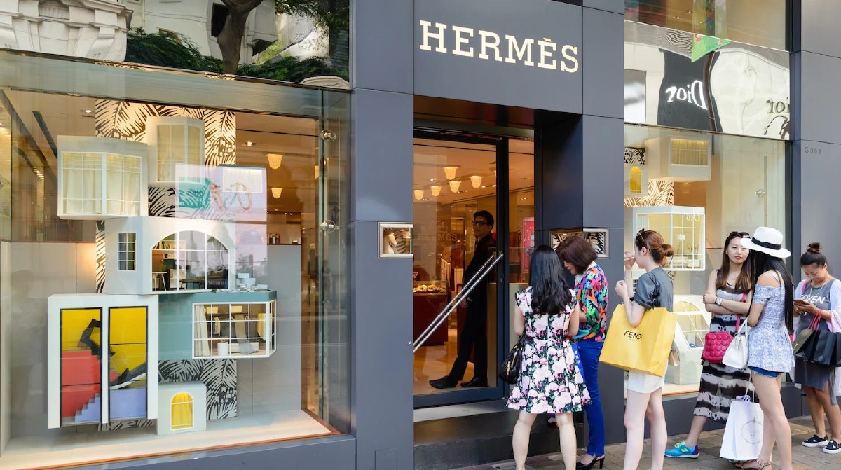 'Hermes' ทลายข้อกังวลอุตฯแบรนด์หรูซบ รายได้ทะลุ 6,700 ล้านดอลล์ โต 22%