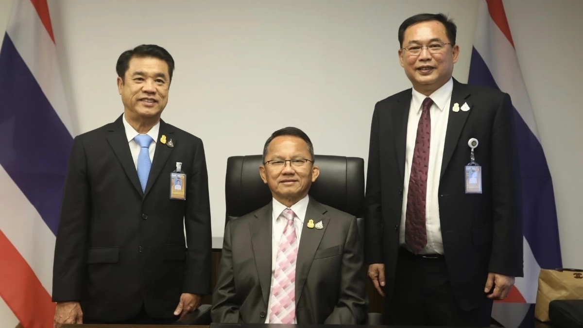 “3รมต.-สส.” ร่วมยินดี “สมศักดิ์” ลั่น อยู่ไหนก็ทำงานช่วย ปชช. ได้ ไร้ขัดแย้ง