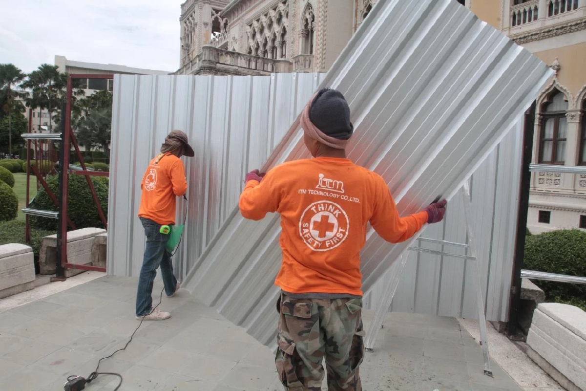 ดีบุก	เมตริกตันละ 931,240.00 สังกะสี	เมตริกตันละ 91,150.00