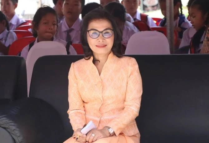 'มนพร' เชียร์ 'อุ๊งอิ๊ง' นำทัพเพื่อไทย-ต่อยอดความนิยมจาก 'ทักษิณ'