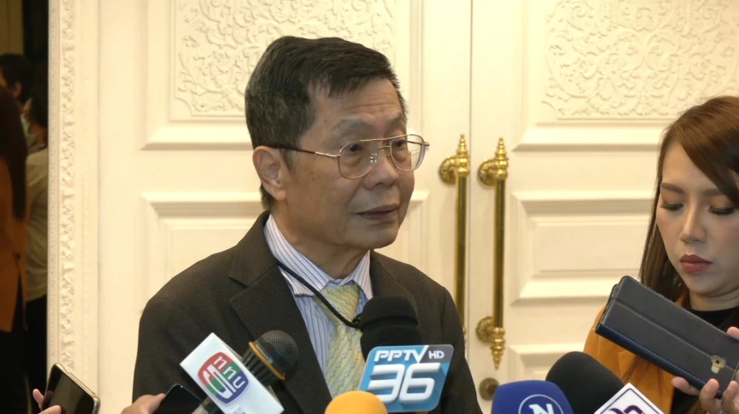 นักวิชาการแนะ 'พักเงินต้น-ลดดอกเบี้ย'