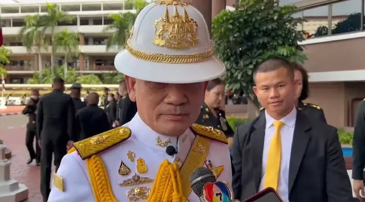 ผบ.ทบ. สั่งย้าย เจ้ากรมสรรพาวุธทหารบก พ่วง 4 ทหาร ปม น้ำมันหาย 2 แสนลิตร