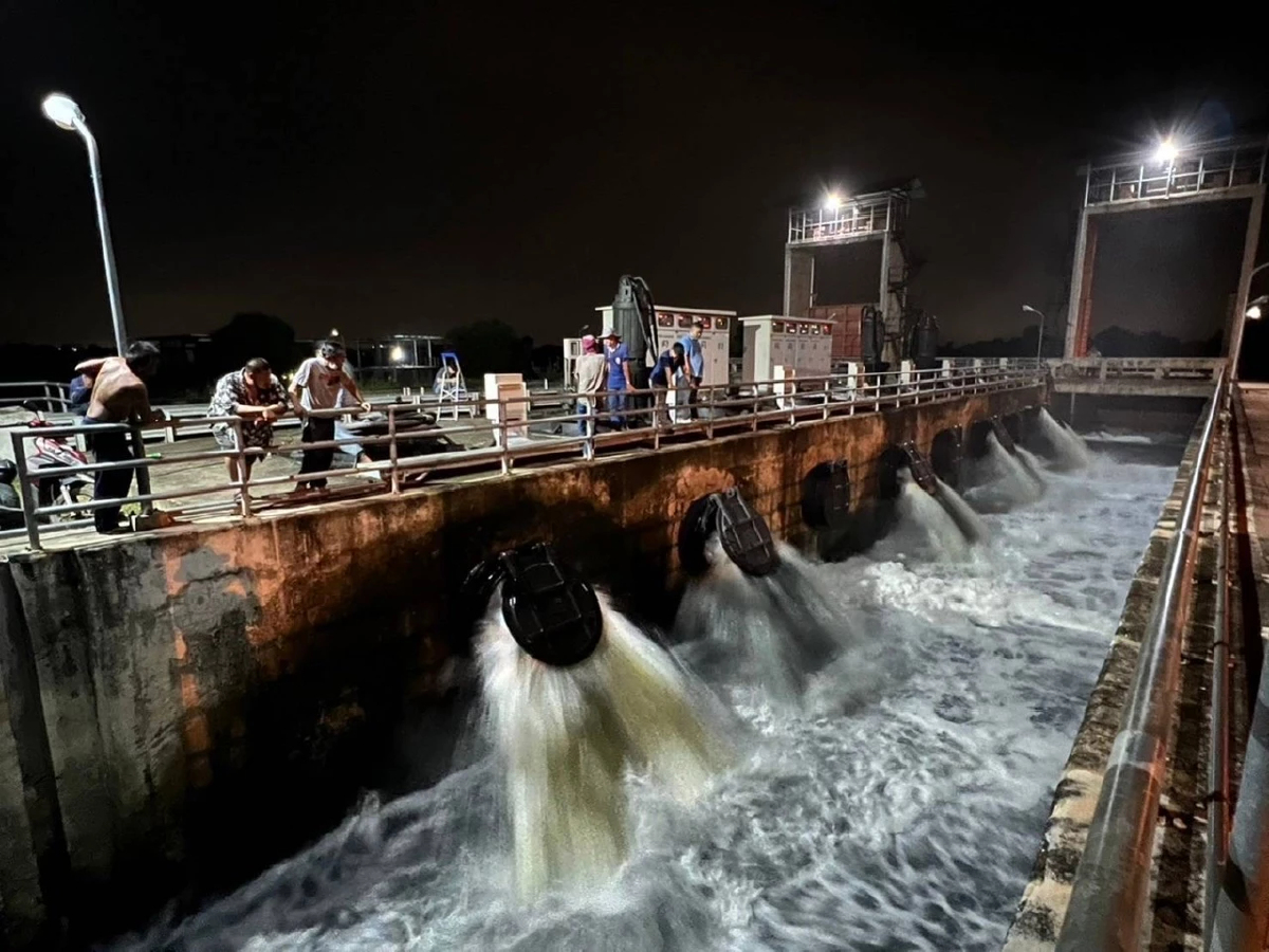 วางแผนติดตั้งเครื่องสูบน้ำเพิ่ม เสริมระบายลงสู่ทะเลอ่าวไทย