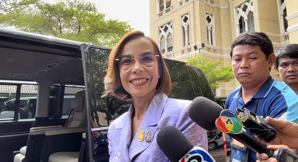 รมว.อุตสาหกรรม ยัน ไม่ขัดแย้ง 'พาณิชย์' หลังน้ำตาลทรายเป็นสินค้าควบคุม