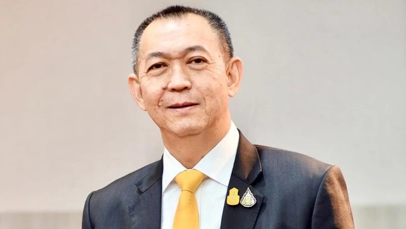 'เฉลิมชัย' ขอ 1-2 วัน คิดก่อน ชิงหัวหน้า ปชป.