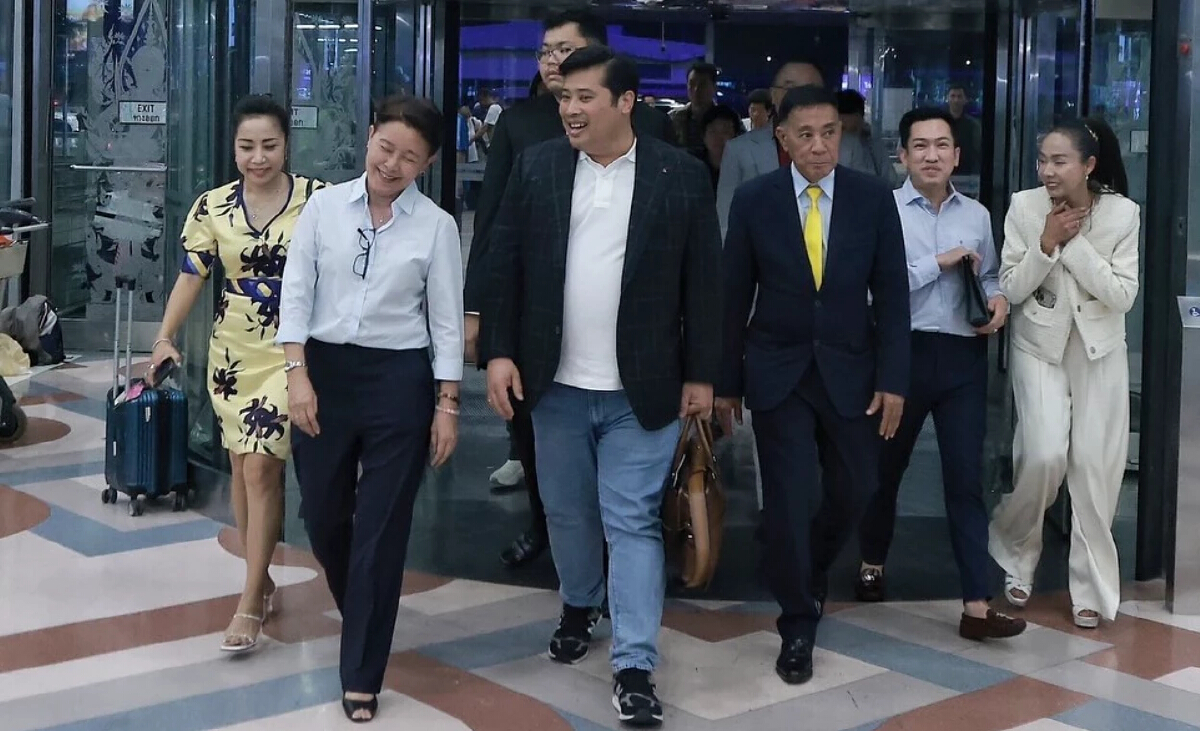 ท่านอ้น เดินทางกลับสหรัฐอเมริกา
