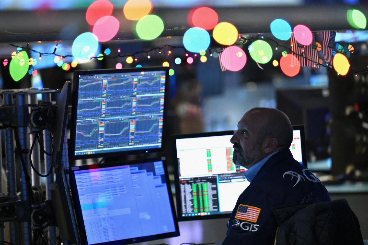 BofA เผยกองทุนเพิ่มน้ำหนักลงทุนหุ้นสูงสุดรอบ 2 ปี เชื่อ 2024 ตลาดบอนด์ปังสุด