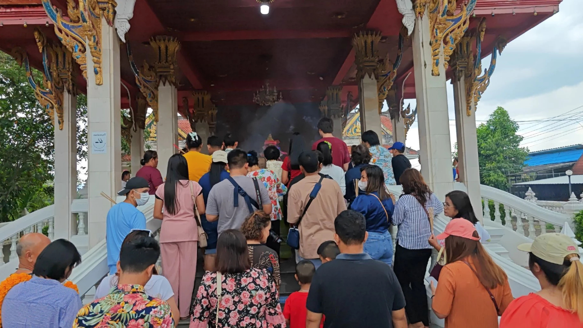 เลขเด็ดหวยงวดนี้ หลังแห่ไหว้ศาลหลักเมืองเสาร์แรกของปี