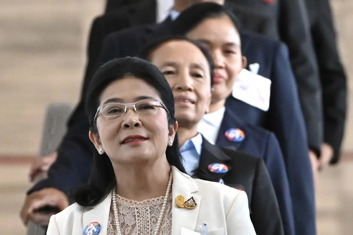 'สุดารัตน์' ขอโทษปชช. ' 3 สส.' โหวตสวนมติพรรค หนุนงบปี 67 สั่งสอบจริยธรรม