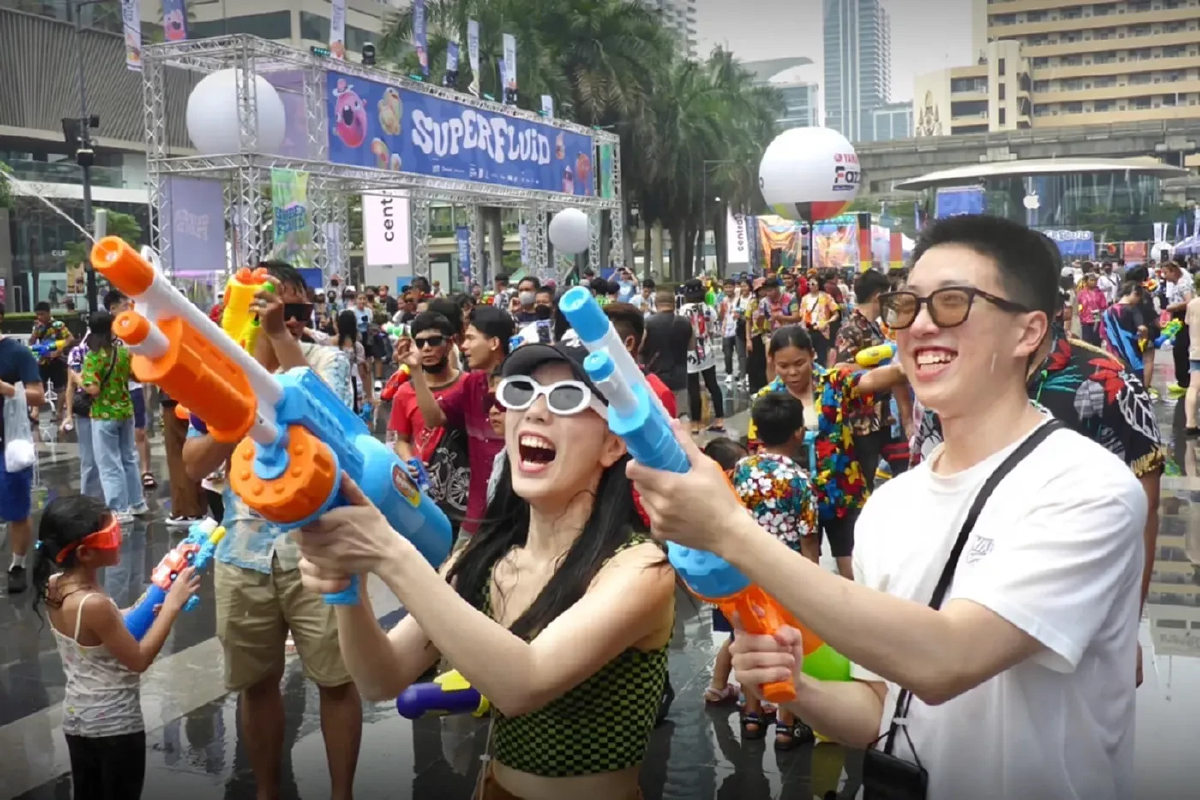 หยุดยาว ‘สงกรานต์’ เงินสะพัดกว่าหมื่นล้าน!