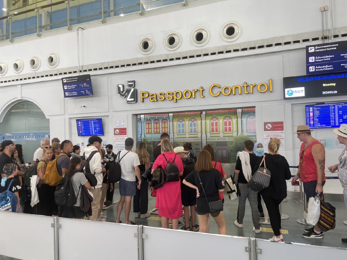 พรุ่งนี้ ! 'คมนาคม' นัดถก 6 สายการบิน แก้ปมตั๋วเครื่องบินแพง