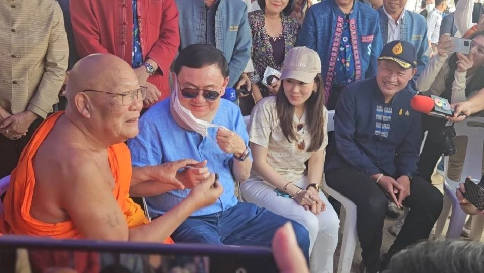 'ทักษิณ' เผยอาการป่วยดีขึ้น เจ้าคณะเชียงใหม่อวยพรอยู่บ้านเมืองชั่วชีวิต