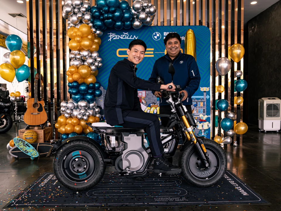 บีเอ็มดับเบิลยู ส่งมอบ BMW CE 02 มอเตอร์ไซค์ อีวี ลูกค้าไทยคันแรกในโลก