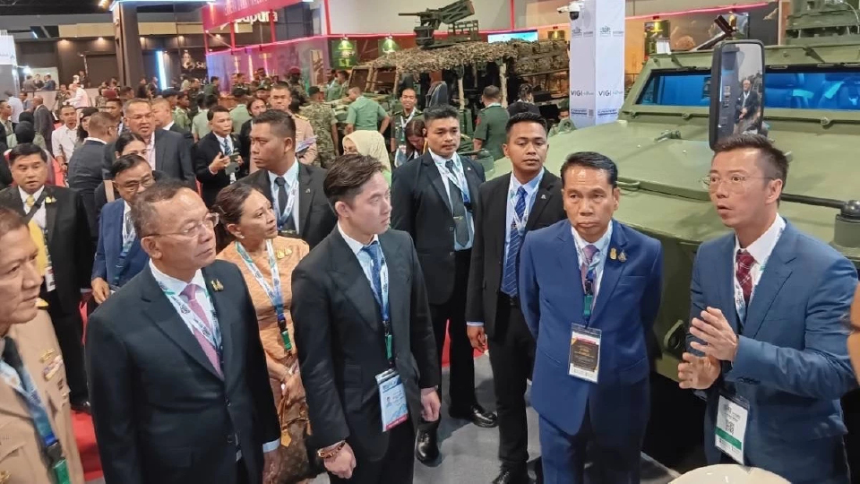 'สุทิน'เยือนมาเลเซีย พลิกบทบาท รมว.กลาโหม เป็นเซลล์แมนประเทศ