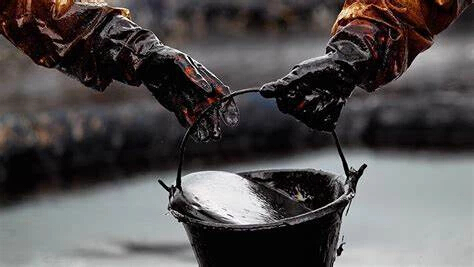 ราคาน้ำมันดิบโลก WTI ร่วง 2.93 ดอลล์ หลังสต็อกน้ำมันสหรัฐพุ่งสัปดาห์ที่แล้ว