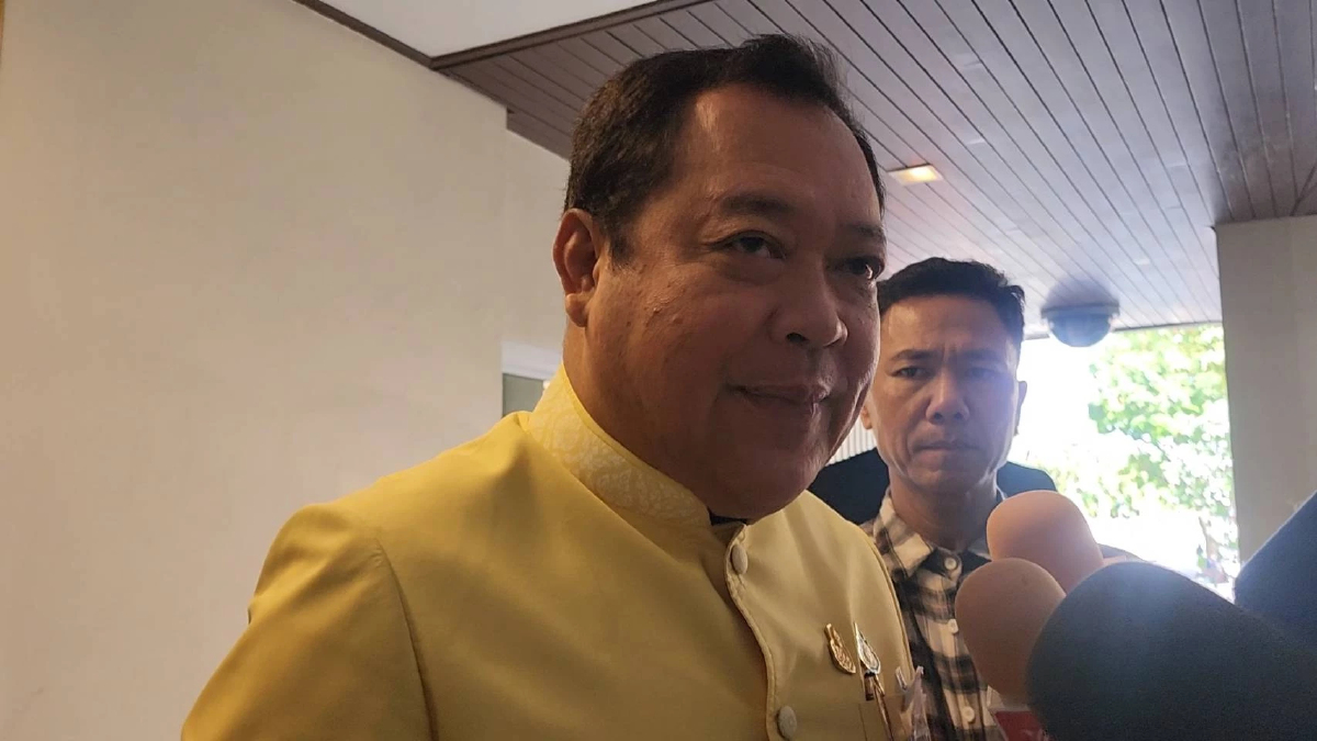 'ทวี' ลั่น 'ทักษิณ' ยังเป็นผู้บริสุทธิ์คดีม.112 ขอไม่ยุ่งสิทธิ์ประกันตัว