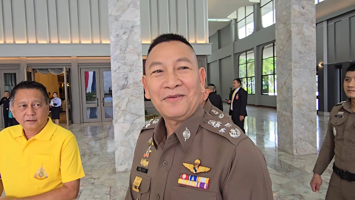 ไร้เงา 'บิ๊กต่อ' ประชุม ผบ.เหล่าทัพ 'บิ๊กต่าย' เผยสถานการณ์ ตำรวจปกติ