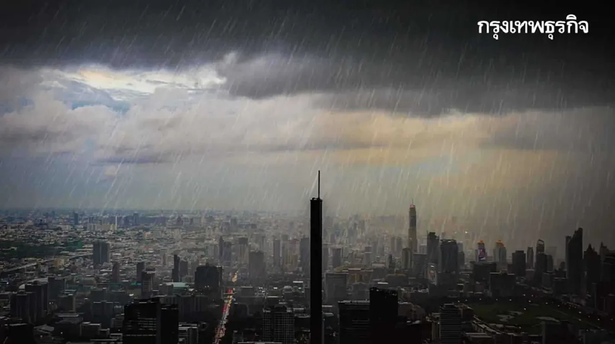 กรุงเทพ หลายพื้นที่ ระวังน้ำท่วม ฝนตกหนัก ร้อยละ 40 ค่าฝุ่น PM 2.5 ไม่เกินเกณฑ์