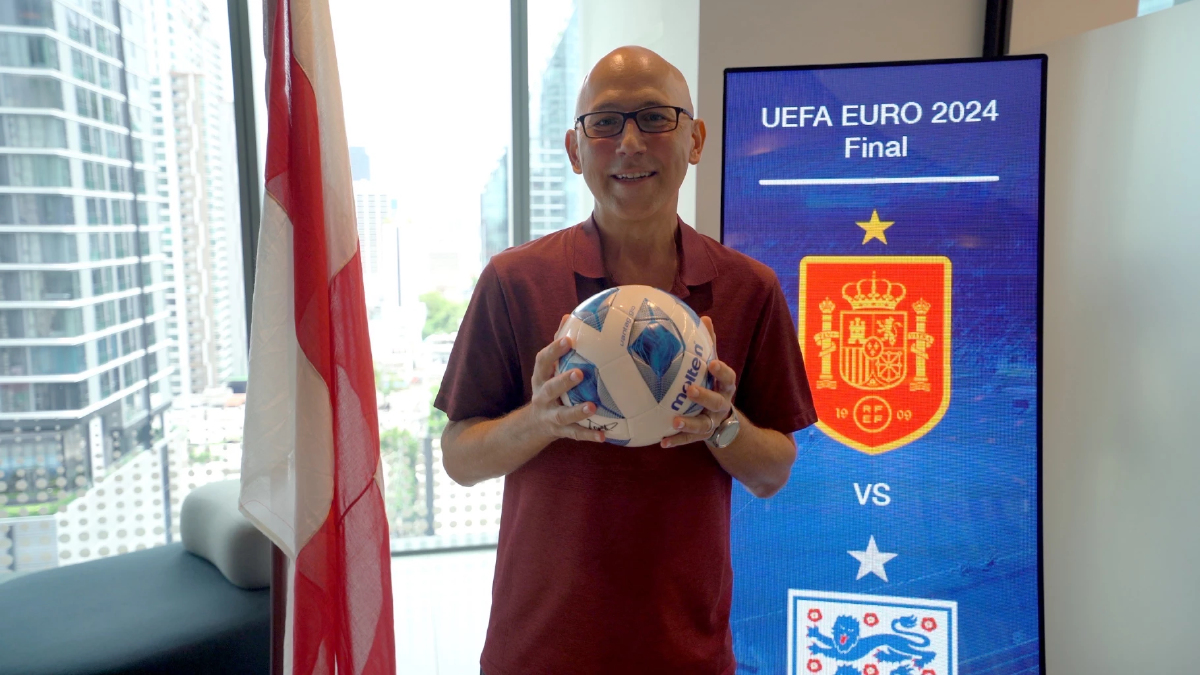 ทูตอังกฤษโพสต์คลิปขอกำลังใจเชียร์ 'ทีมสิงโตคำราม' คว้าแชมป์ฟุตบอลยูโร