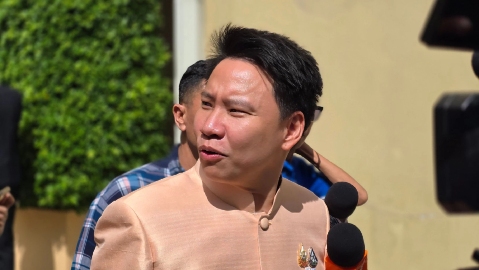 'อรรถกร'รับกรอกประวัติแล้ว ไม่รู้ 'พัชรวาท'ชื่อหลุด 'นฤมล-อัครา'เสียบแทน