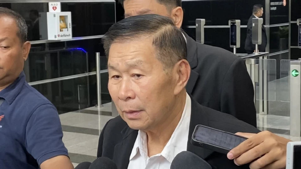 ’เสรีพิศุทธ์‘ ประกาศ เกิดมาต้องรับใช้ ‘พท.’ พร้อมหนุน ’อุ๊งอิ๊ง‘ นั่ง นายกฯ