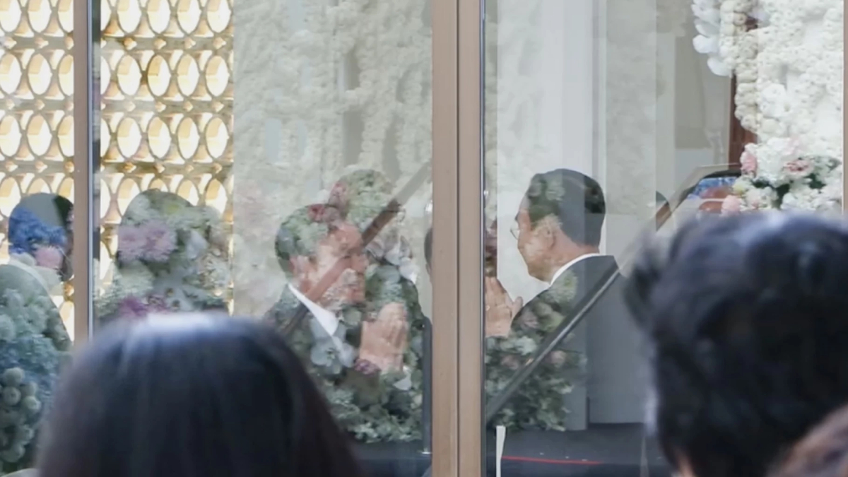 ‘ทักษิณ’ เจอ ‘ประยุทธ์’ ยิ้มแย้ม ปรี่สวัสดีทักทาย