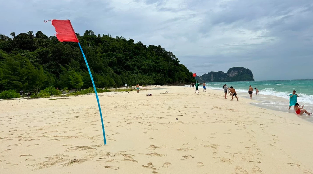 ปักธงแดง! อช.หาดนพรัตน์ธารา-หมู่เกาะพีพี ประกาศ ปิดแหล่งท่องเที่ยวชั่วคราว