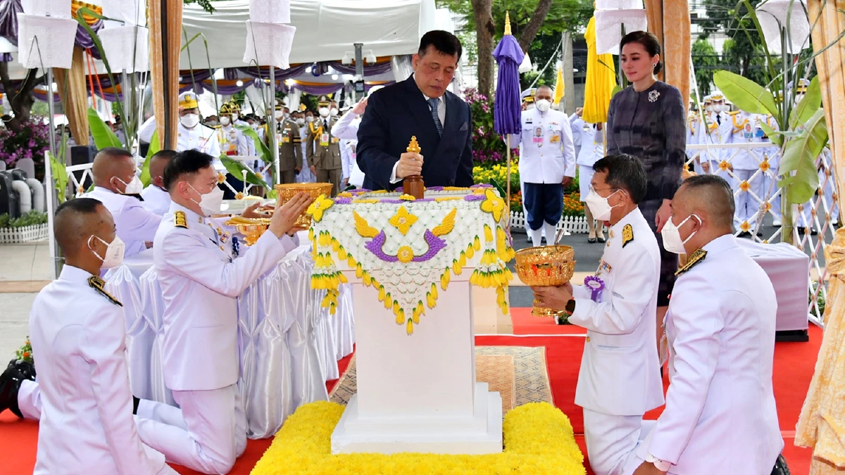ในหลวง พระราชินี เสด็จฯ ทรงวางศิลาฤกษ์ และทรงเปิดอาคารสํานักงานศาลยุติธรรม