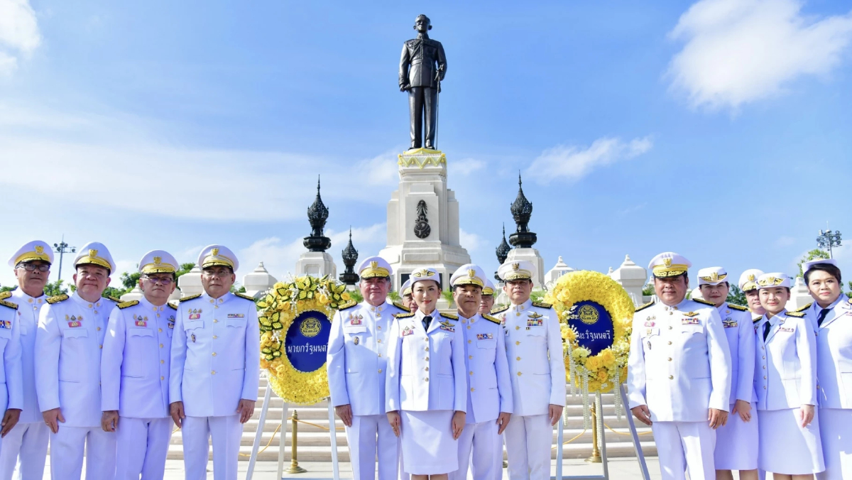 ‘แพทองธาร’ นำครม. วางพวงมาลา เนื่องใน ‘วันนวมินทรมหาราช’ 13ตุลาฯ