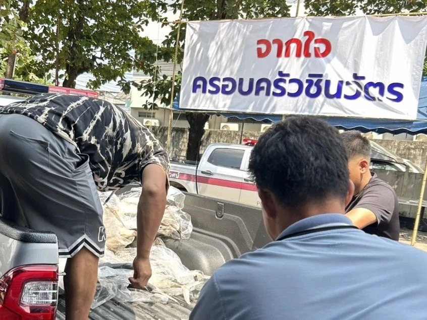 ‘ทักษิณ’ - ‘ชินวัตร’ ส่งปลาทะเลสดตั้งโรงครัวช่วยคนเชียงใหม่