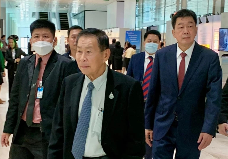 'เสรีพิศุทธ์' เมินให้ข้อมูล 'กมธ.' สอบ 'ทักษิณ' พักชั้น14 หวั่นข้อมูลรั่ว