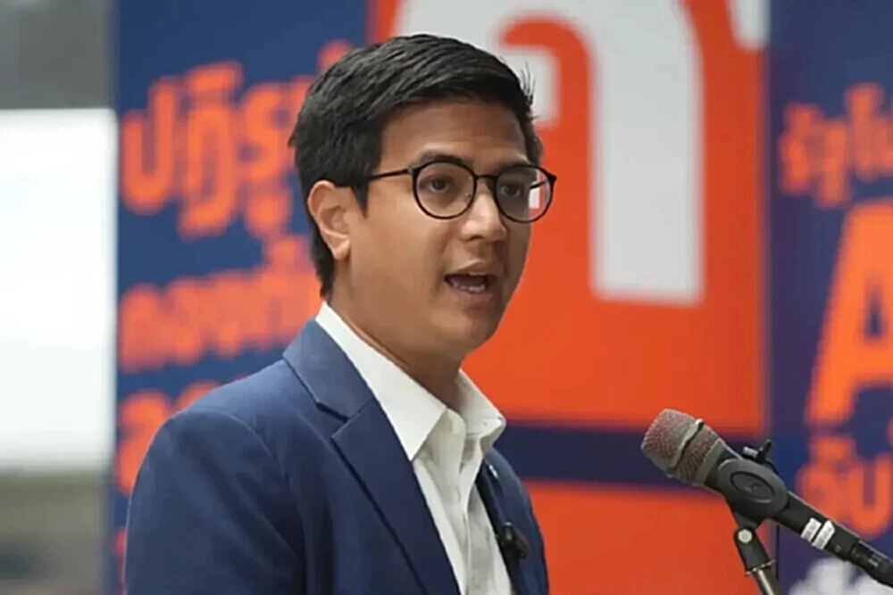 'พริษฐ์' เผยถกวิป 3 ฝ่าย 12 ธ.ค. จ่อยื่นแก้ รธน.หมวด 15 ซ้ำ หลังหารือ 'วันนอร์'