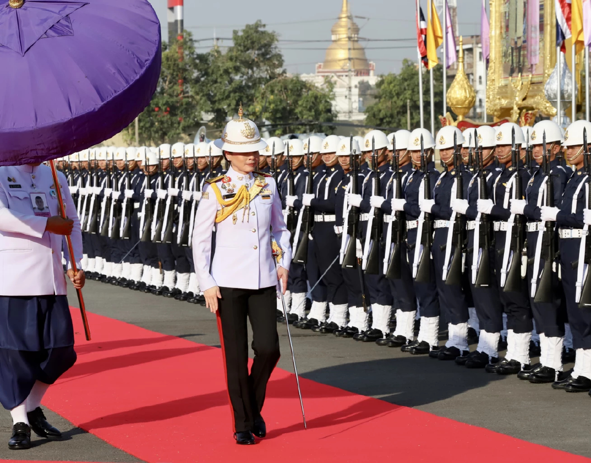 ราชินี เสด็จฯ แทนพระองค์ ไปทอดพระเนตรการฝึกทางทหาร "ราชวัลลภเริงระบำ" 2567