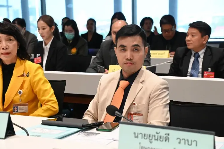 'ปิยรัฐ' ซัด 'รัฐบาล' ไทยไร้น้ำยา ปราบแก๊งคอลฯ หลัง ให้ 'จีน' ตั้งศูนย์ในไทย