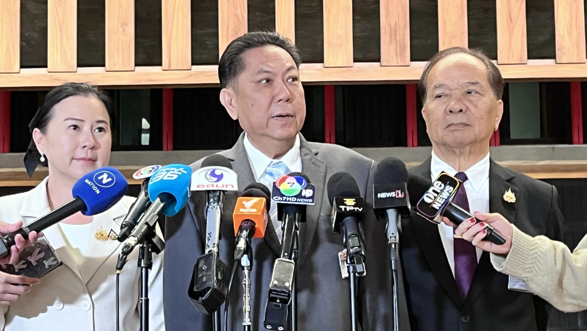 'ปธ.วิปรัฐบาล' ว๊าก 'สว.' หลังด่ารัฐบาล 'ไร้เดียงสา' แก้ปัญหาฝุ่นพิษเหลว
