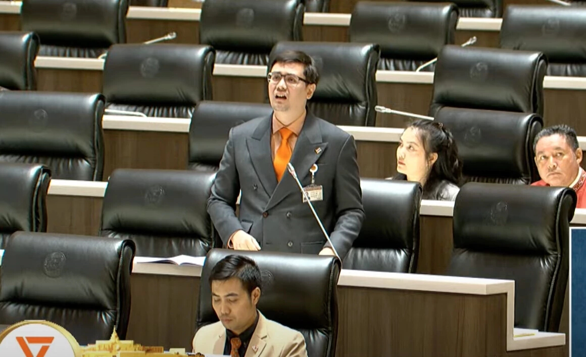 'สส.ปชน.' ใช้ยาแรง จ่อยื่น 'ป.ป.ช.' หลัง 'รมต.' เบี้ยวตอบกระทู้สด